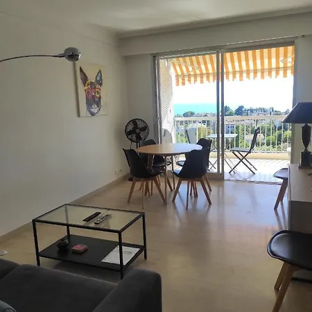 Superbe 2 Pièces à Vue Imprenable Cannes